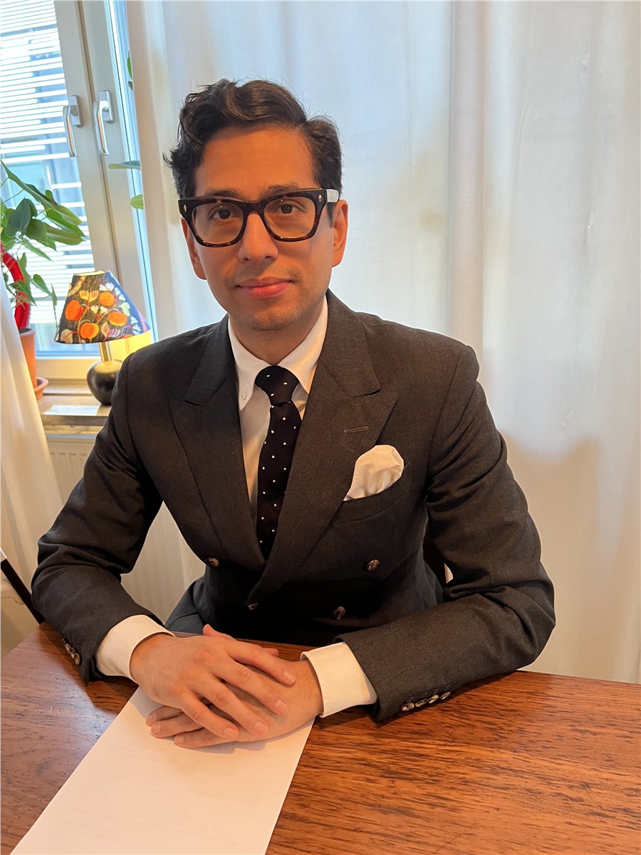 Simon Dicksved ready to discuss a Swedish inheritance matter